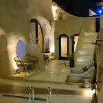 Anaktos Cave * Fira (Santorini)