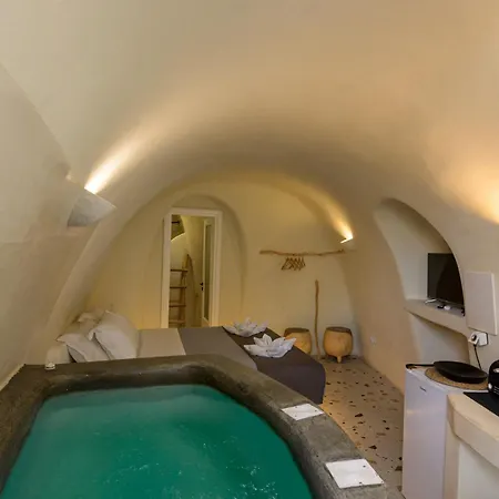 Anaktos Cave * Fira (Santorini)