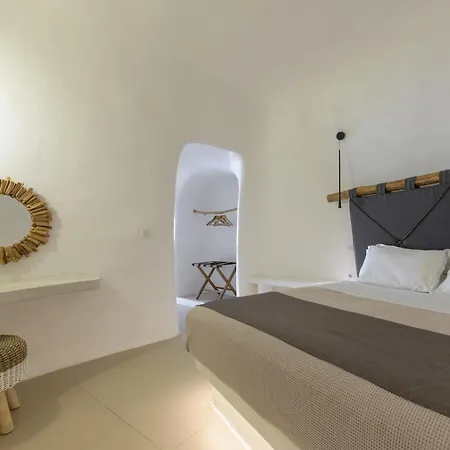 Anaktos Cave Hotell *