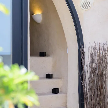 Anaktos Cave Hotell *