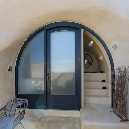 Anaktos Cave Hotell *