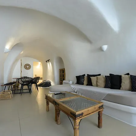 Anaktos Cave Fira (Santorini)