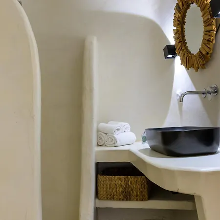 Anaktos Cave Fira (Santorini)