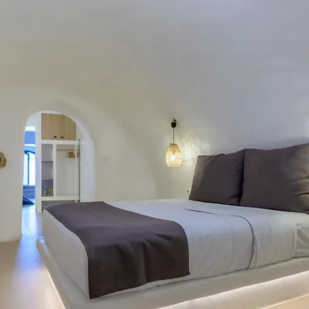 Anaktos Cave * Fira (Santorini)