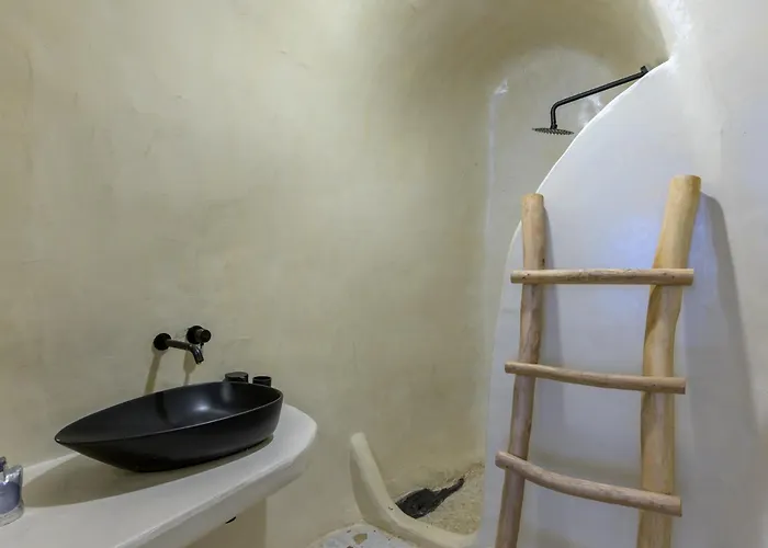 Anaktos Cave Fira (Santorini)