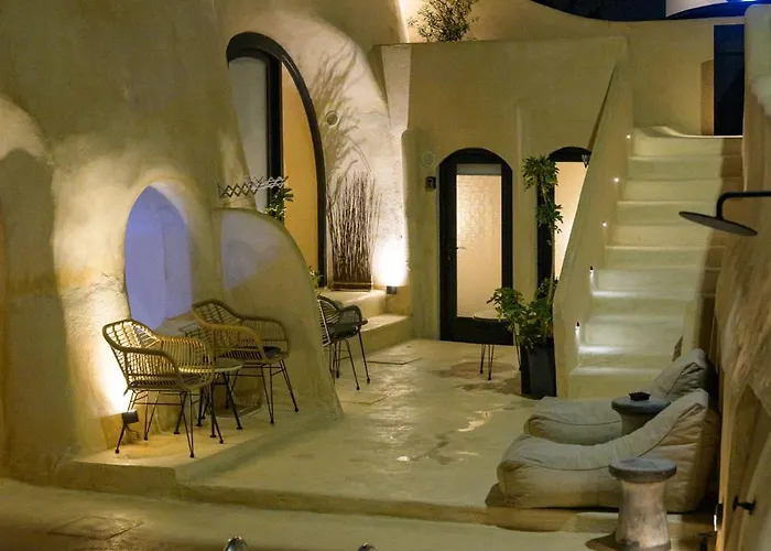 Anaktos Cave * Fira (Santorini)