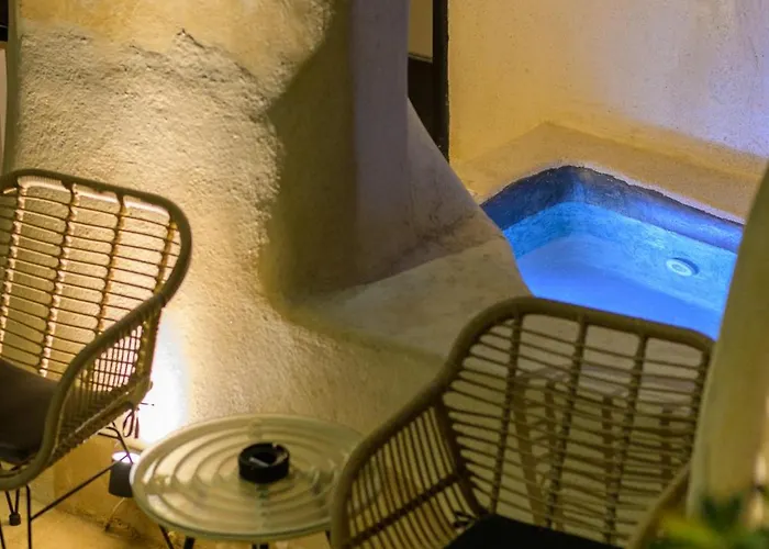 Anaktos Cave * Fira (Santorini)