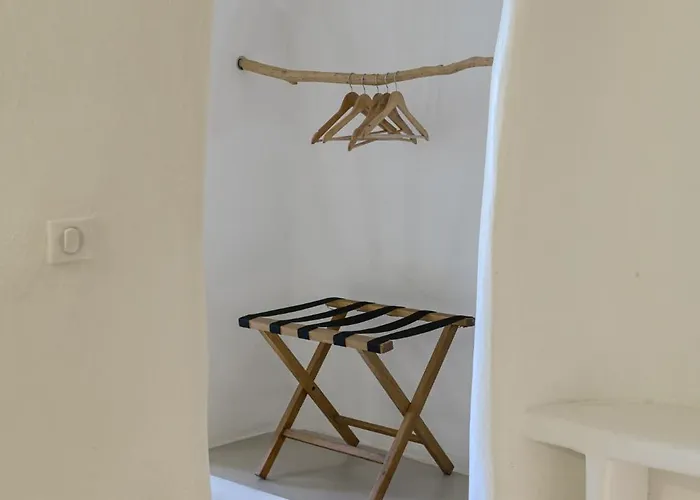 Anaktos Cave * Fira (Santorini)