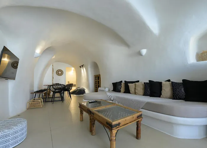 Anaktos Cave Fira (Santorini)