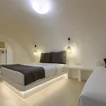 Anaktos Cave Hotel