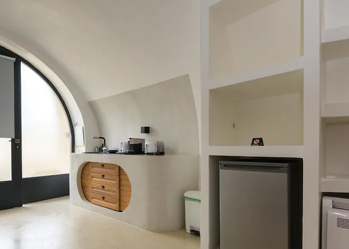 Anaktos Cave * Fíra